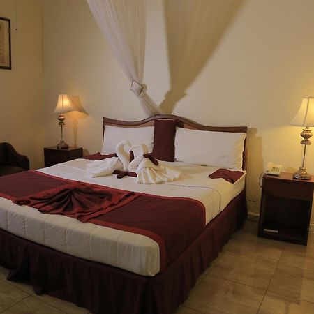 Executive Airport Hotel Entebbe Eksteriør billede