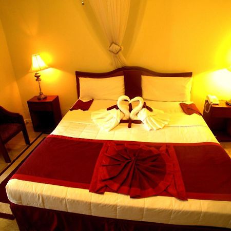 Executive Airport Hotel Entebbe Eksteriør billede