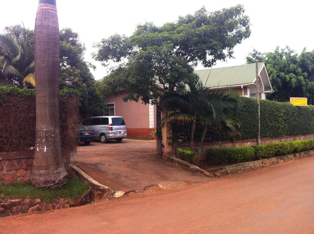 Executive Airport Hotel Entebbe Eksteriør billede