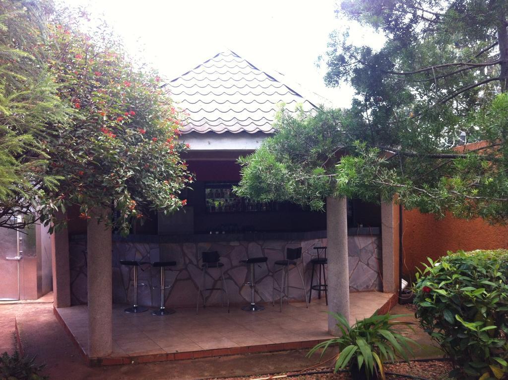 Executive Airport Hotel Entebbe Eksteriør billede