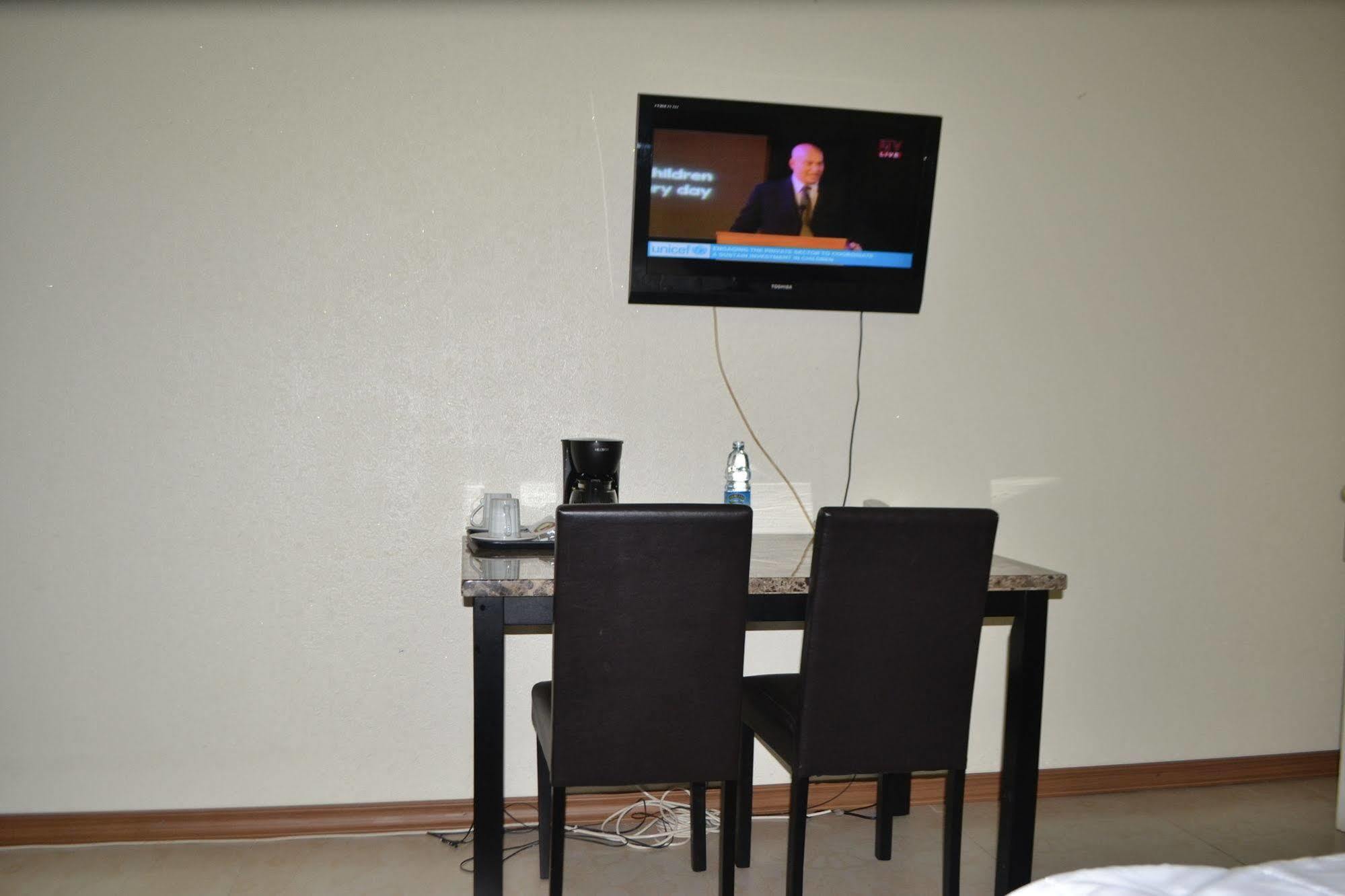 Executive Airport Hotel Entebbe Eksteriør billede