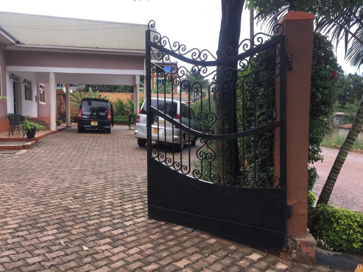 Executive Airport Hotel Entebbe Eksteriør billede